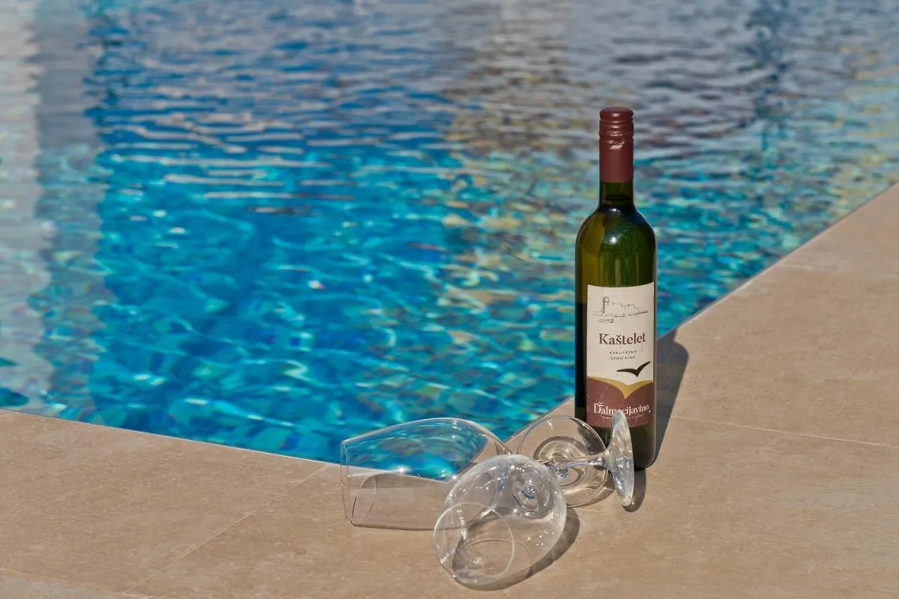 Villa Nal With Private Pool Near Pula Kroatien