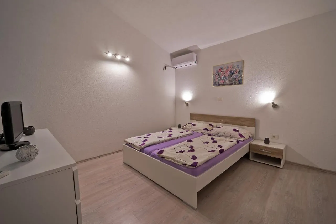 Villa Nal With Private Pool Near PUY Croácia
