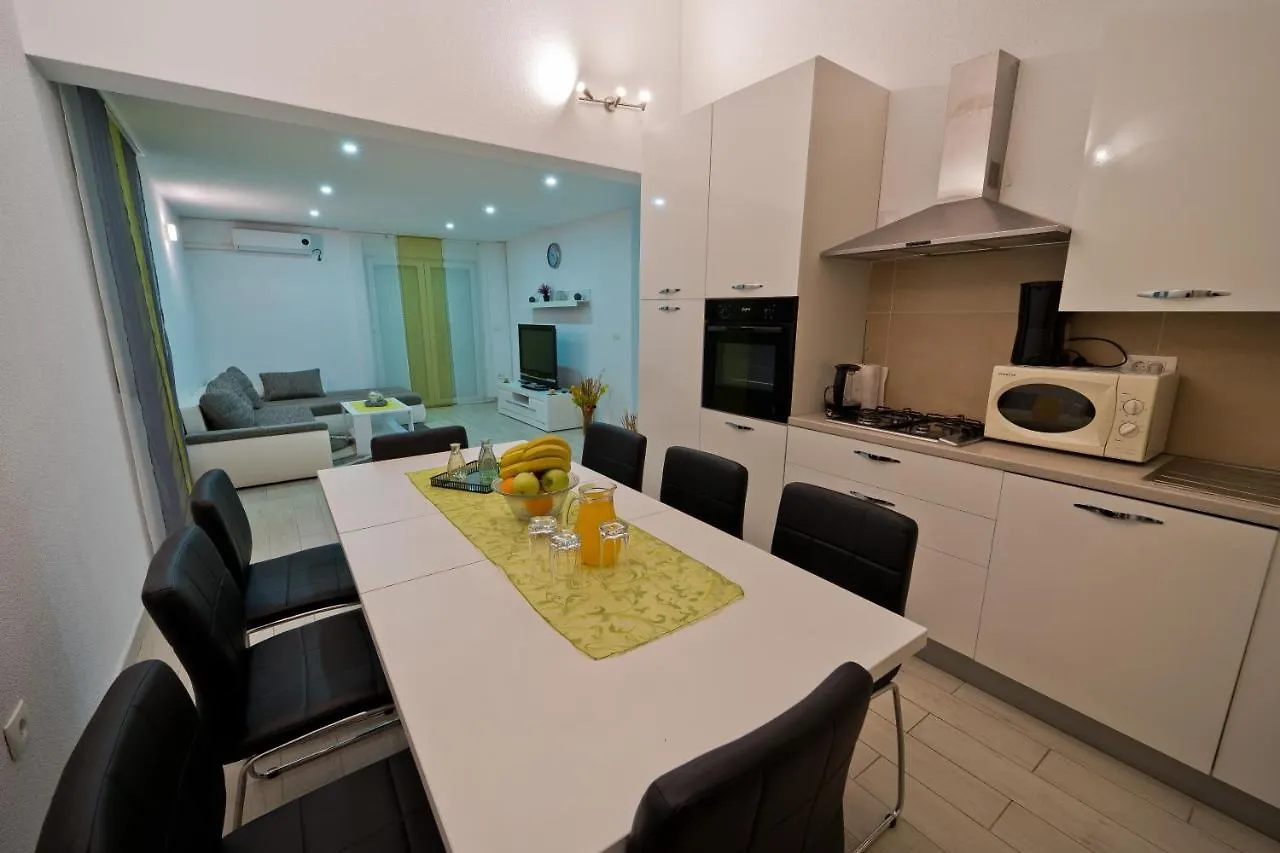Villa Nal With Private Pool Near PUY